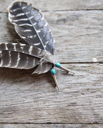 Richard Schmidt hat pin - feather with turquoise