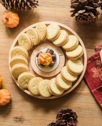 nora fleming maple cracker round