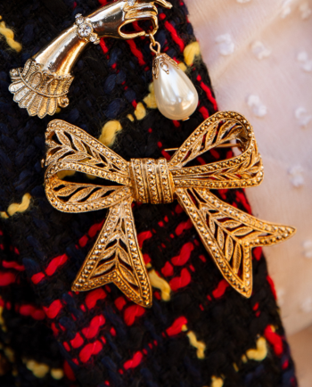 gold deco bow brooch