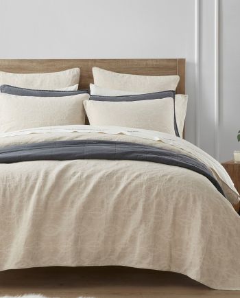 Tempe Matelassé Bedding Set