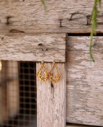 horseshoe garland earrings
