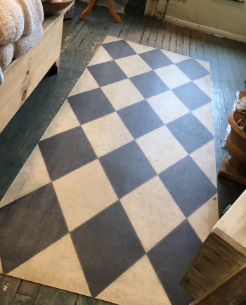 williamsburg diamond vinyl rug - several sizes available!
