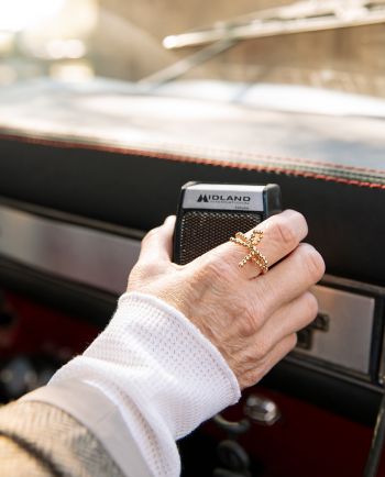 beaded blondes gold bow ring