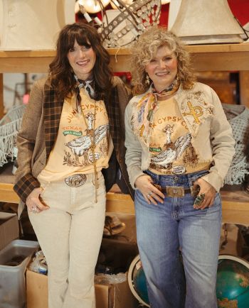 fall 2026 texas antiques show souvenir goose tee