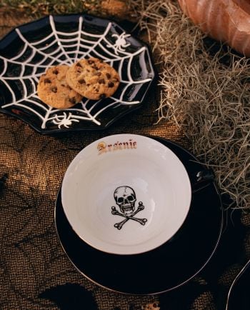 arsenic/skull tea cup & saucer