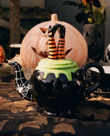 toil & tea trouble teapot