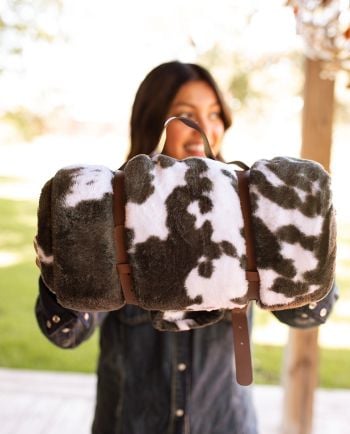 rio rancho black and white plush throw