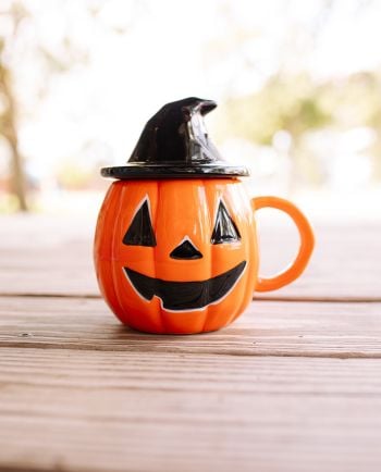 jack-o-lantern lidded mug