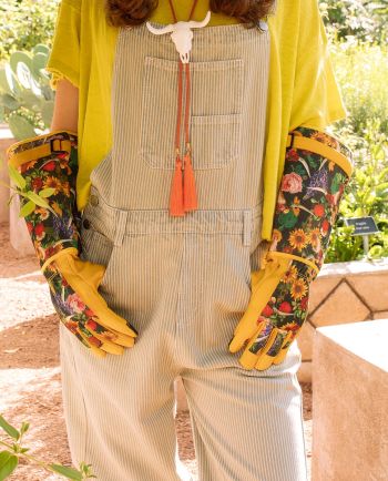don't be a lady, be a legend garden gloves