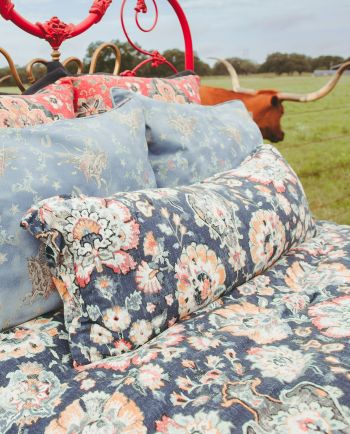 derby lumbar pillow